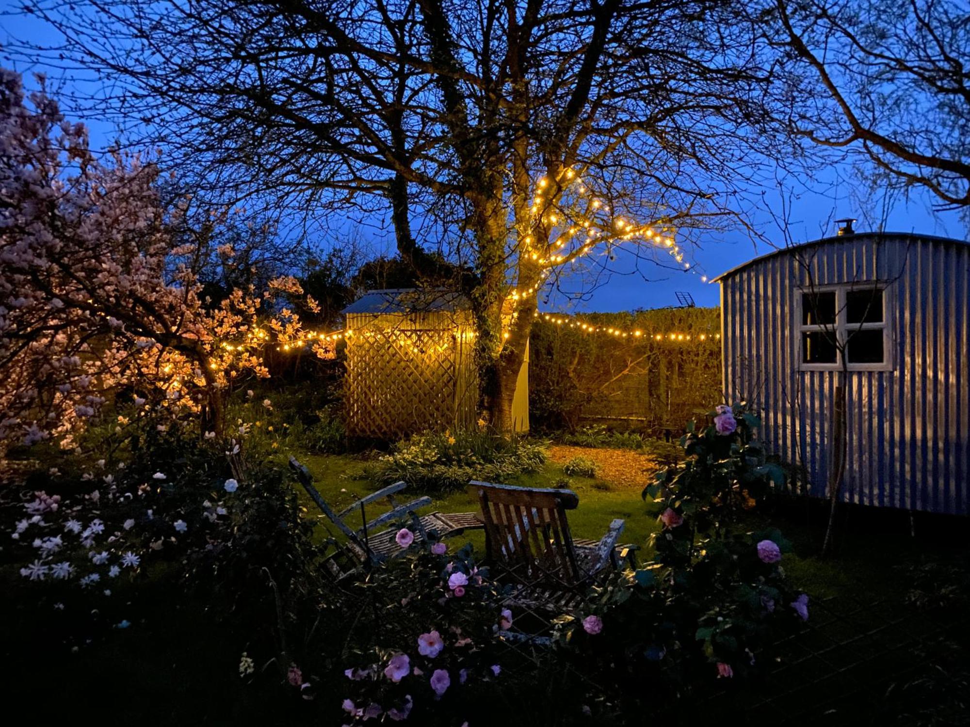 The Wayside Shepherd Hut Beaulieu Exterior photo